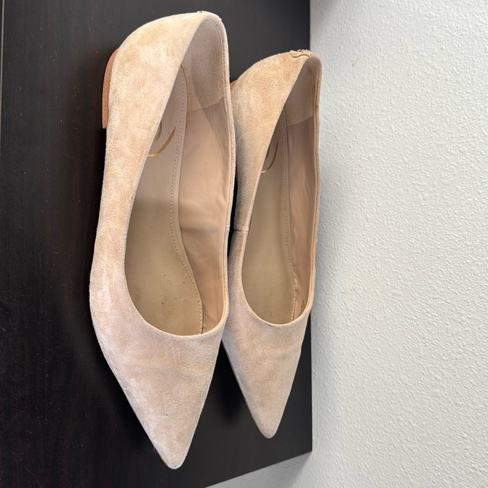 Sam Edelman pointed toe Flats, size 6, light cream color